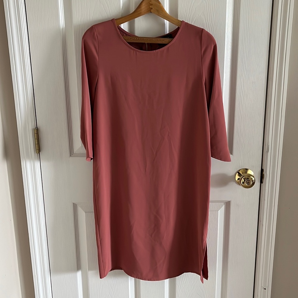 Everly Three Quarter Sleeve Salmon Rusty Straight Shift Dress Size Medium